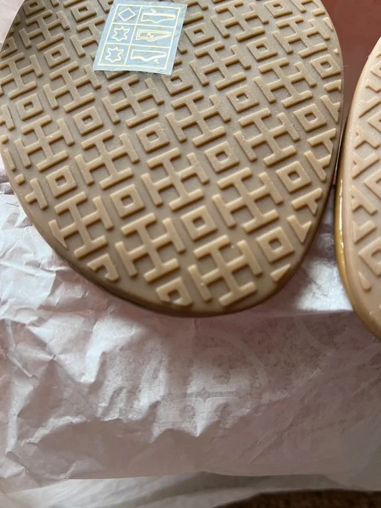 Tory Burch Miller Patent Sandals in Sand NIB - Picture 9 of 13